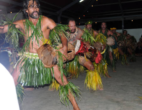 Frans-Polynesië - Traditionele dansen op Nuku Hiva