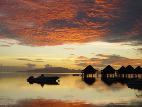 Bora Bora en de Society-archipel - Zonsopkomst Bora Bora