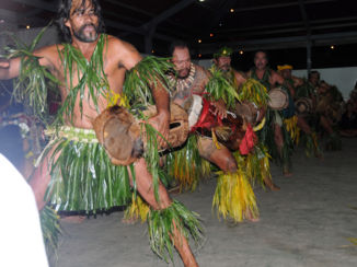 Frans-Polynesië - Traditionele dansen op Nuku Hiva