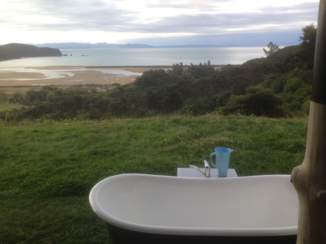 Travel Essence - in bad met uitzicht